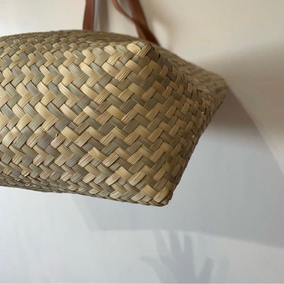 Large Natural Material Woven Tote with Leather Handles - Picture 5 of 14